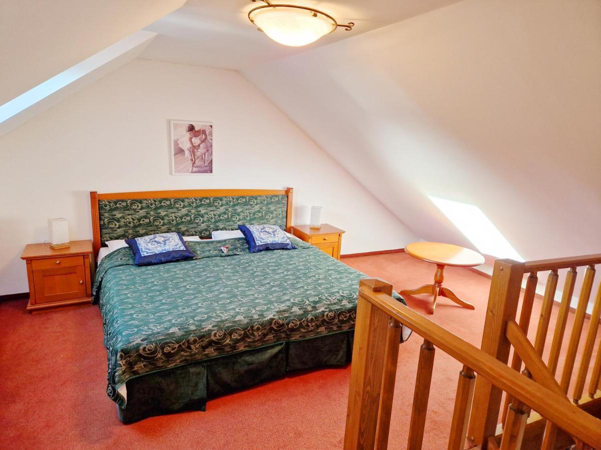 Romantik Hotel Eleonora Tábor Buitenkant foto