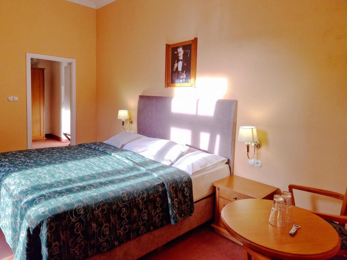 Romantik Hotel Eleonora Tábor Buitenkant foto