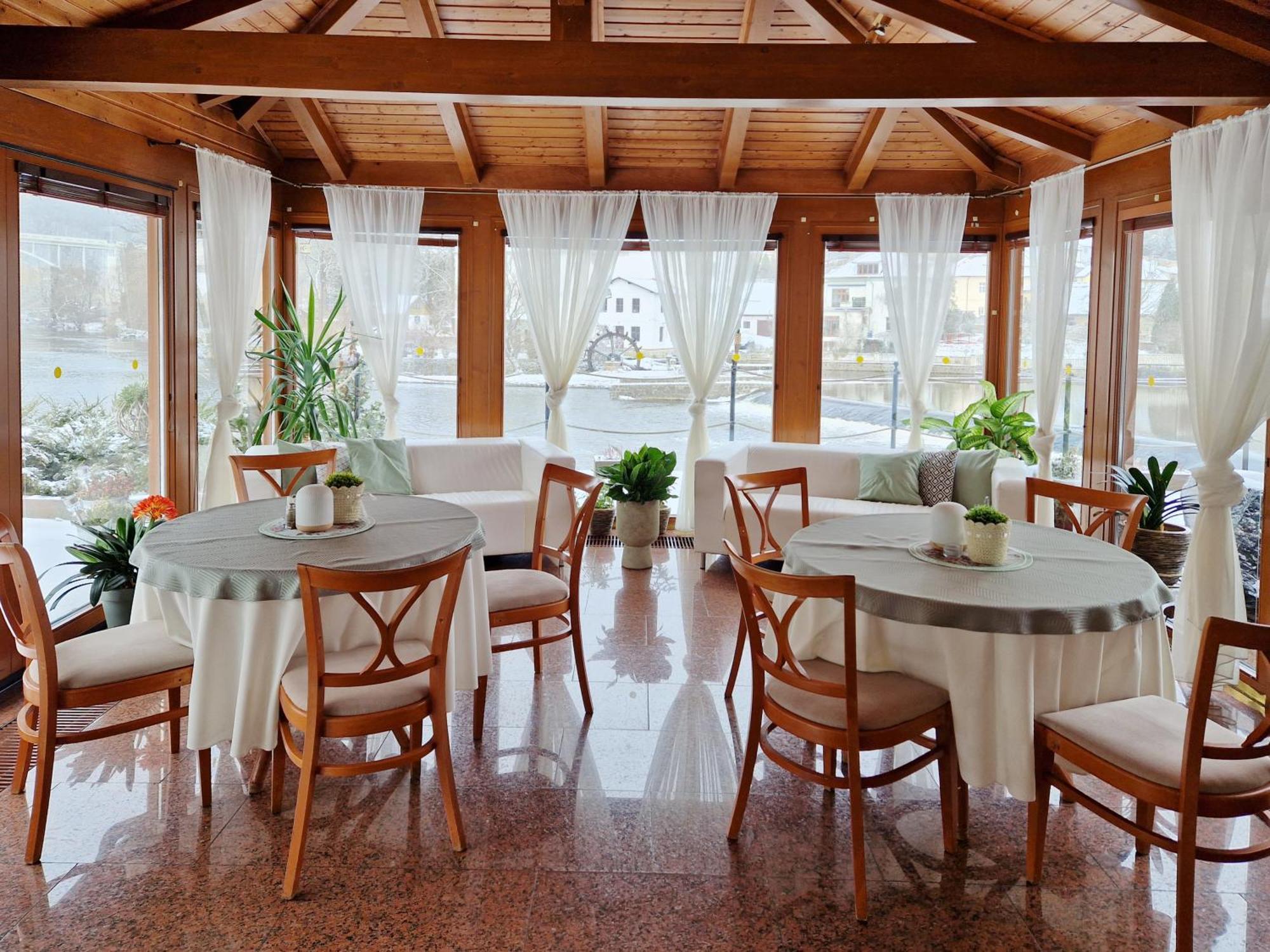 Romantik Hotel Eleonora Tábor Buitenkant foto