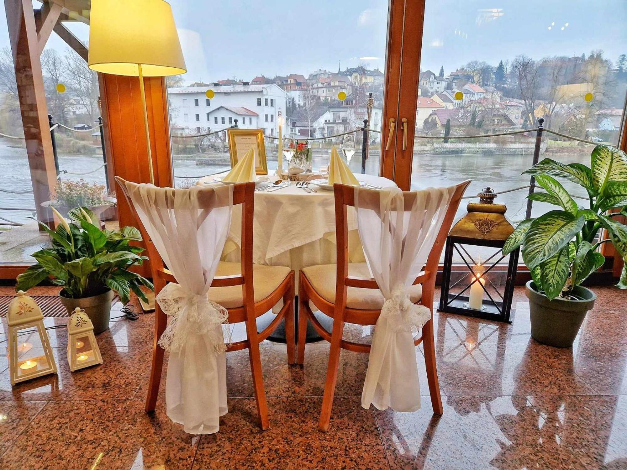 Romantik Hotel Eleonora Tábor Buitenkant foto