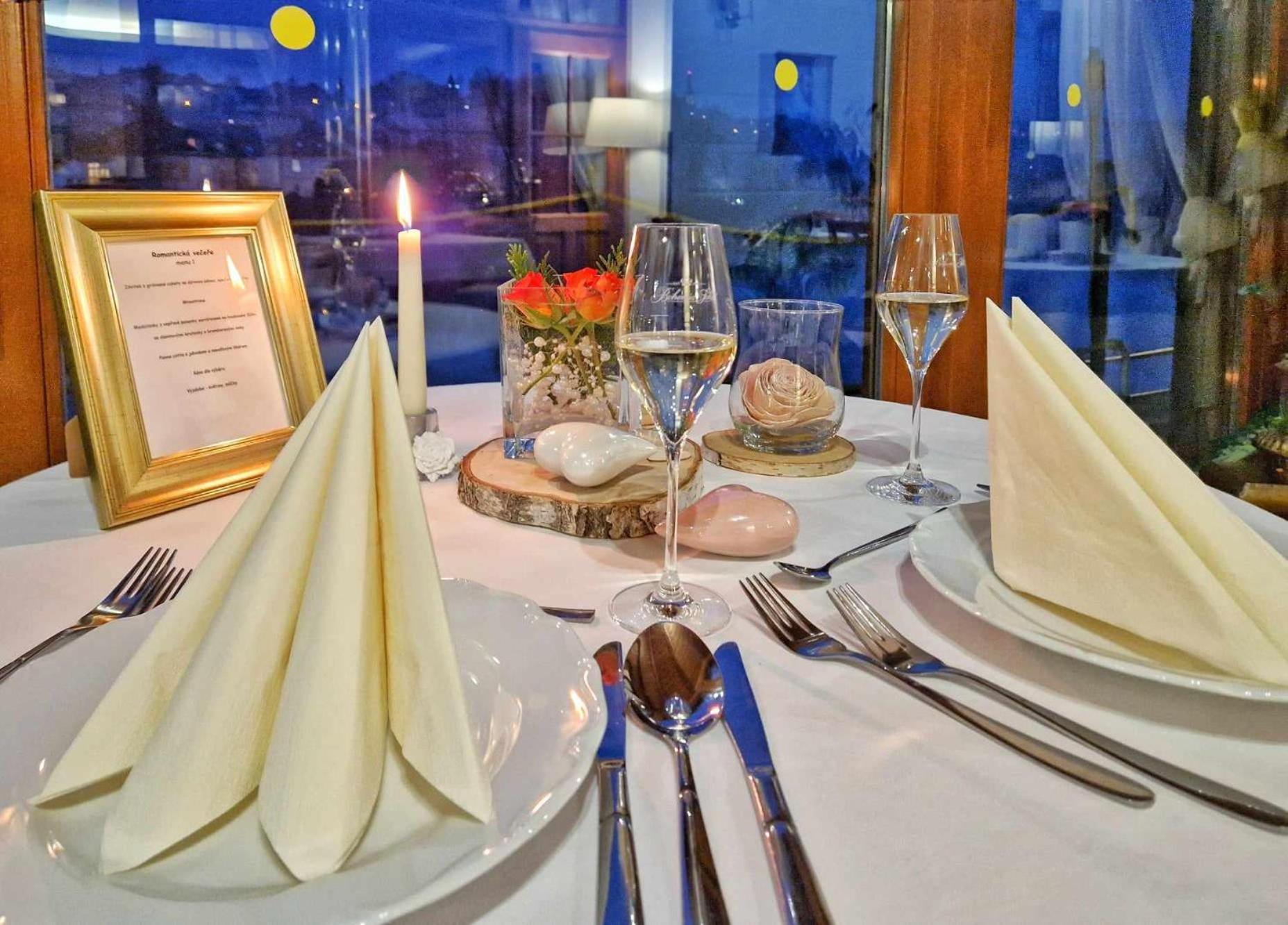 Romantik Hotel Eleonora Tábor Buitenkant foto