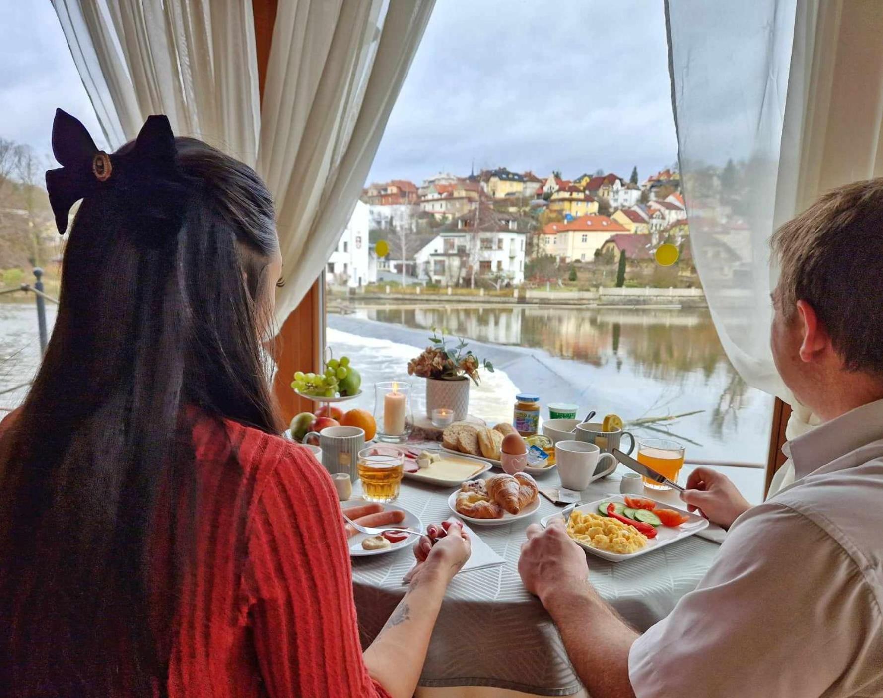 Romantik Hotel Eleonora Tábor Buitenkant foto
