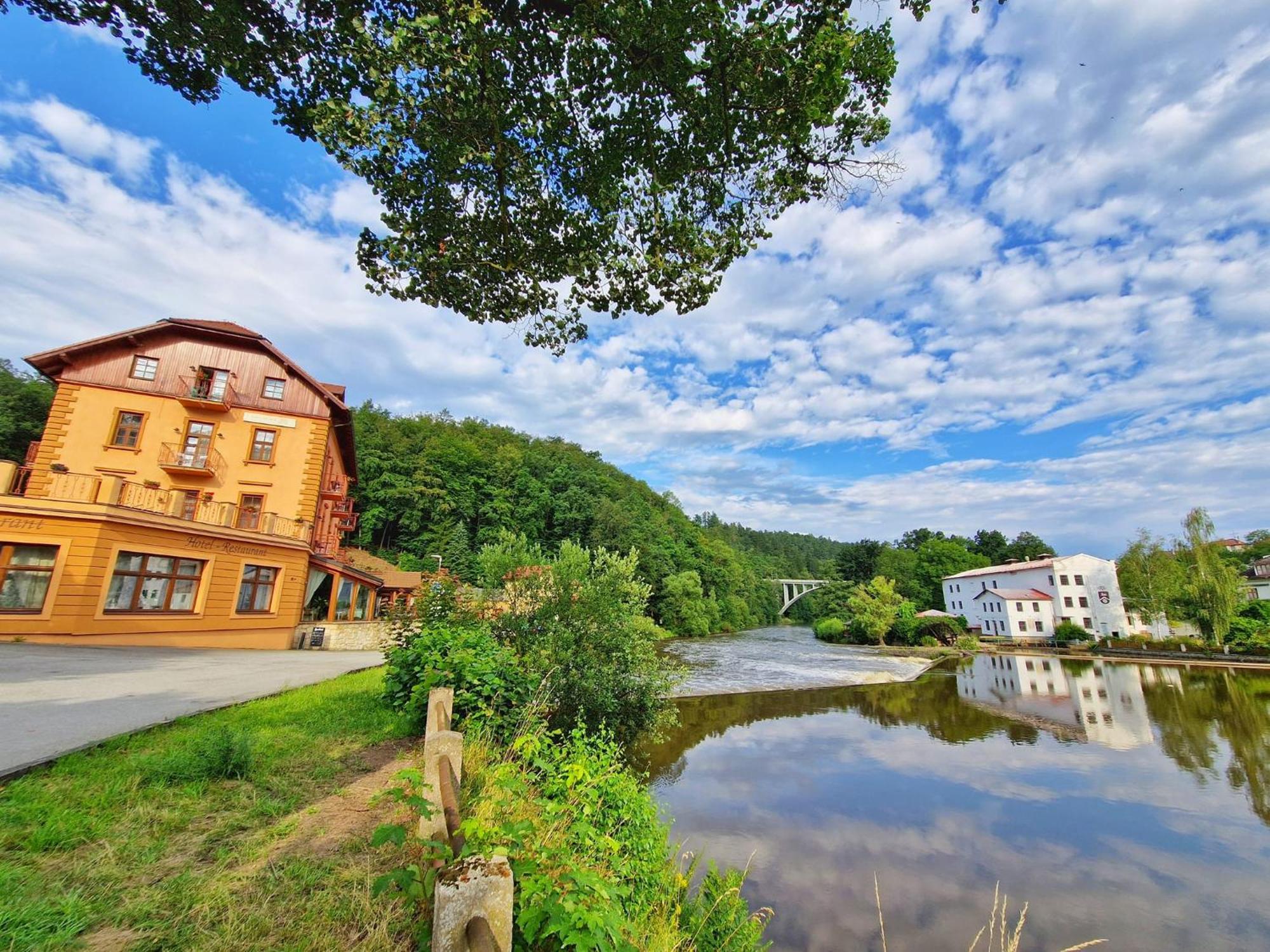 Romantik Hotel Eleonora Tábor Buitenkant foto
