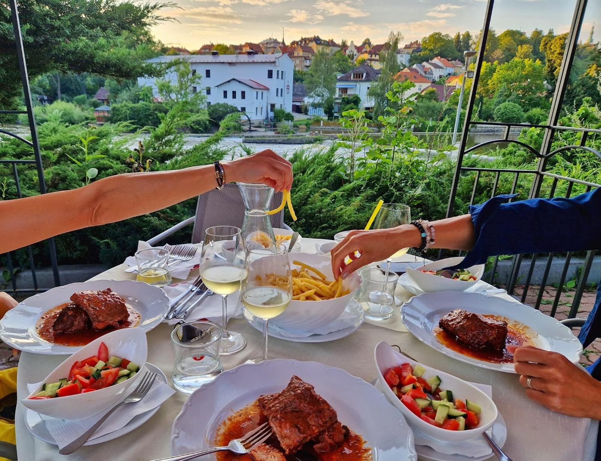 Romantik Hotel Eleonora Tábor Buitenkant foto