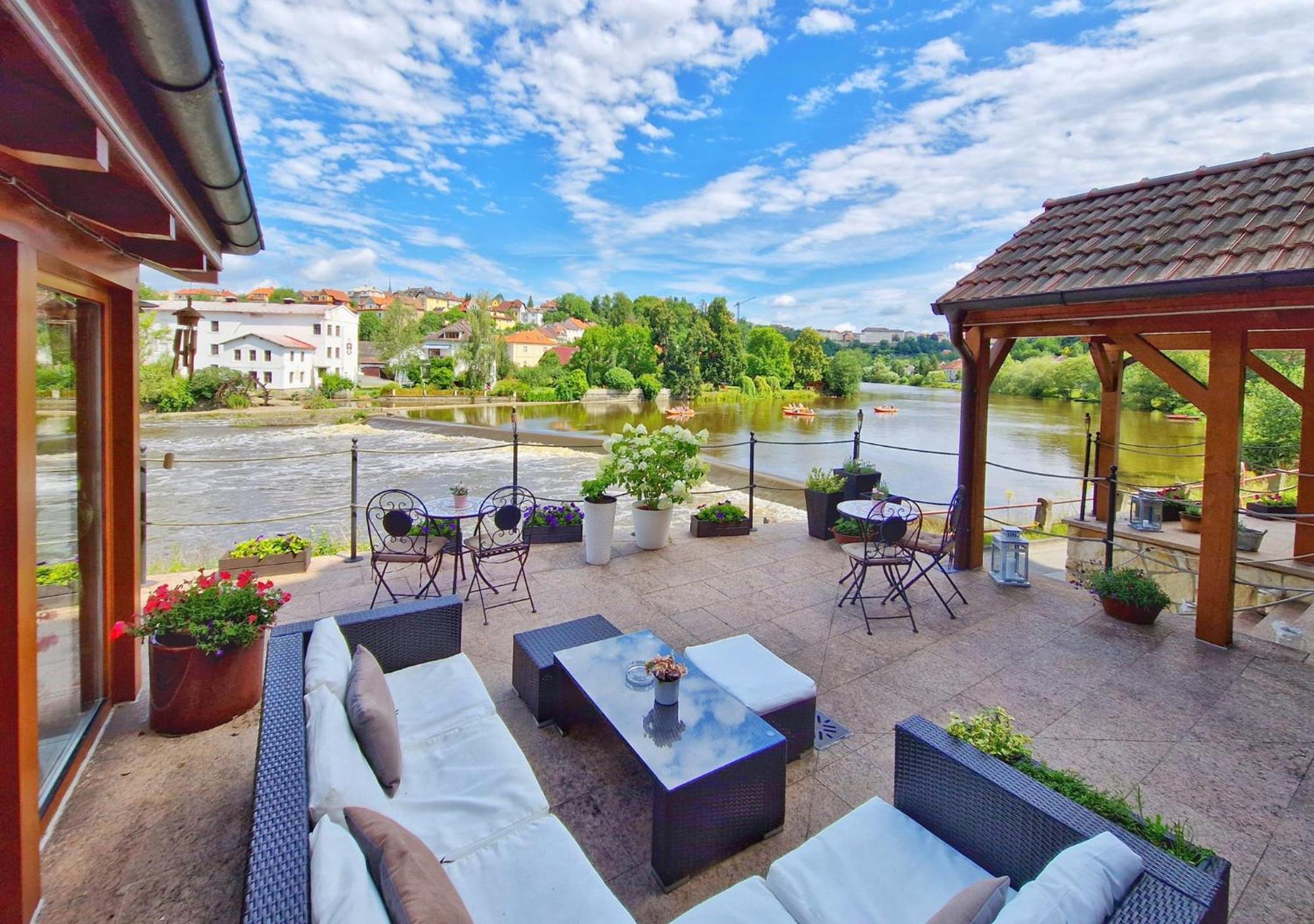 Romantik Hotel Eleonora Tábor Buitenkant foto